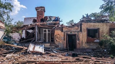 Прокуратура призвала мэра Челябинска разобраться с разваливающимся домом, где живут ветераны труда и инвалиды