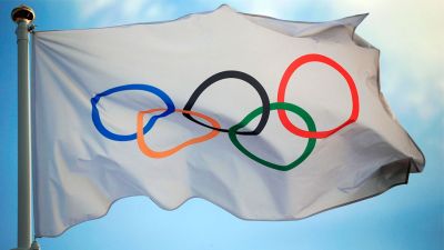 МОК следит за спортсменами, чтобы отсеять лояльных к России