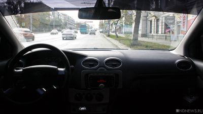 В Челябинске подросток на легковушке влетел в дорожный патруль