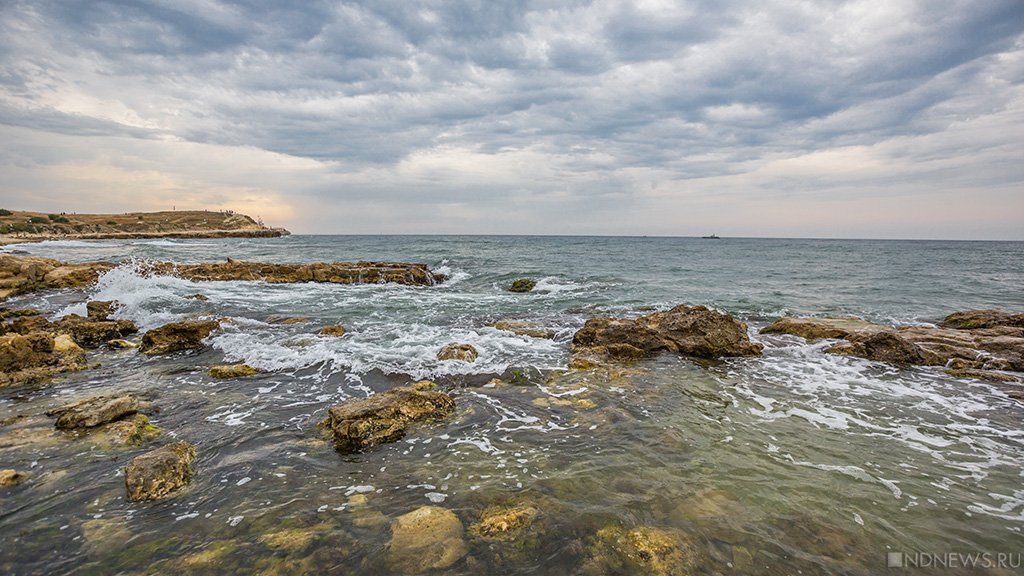 У берегов Севастополя обнаружили неизвестное затонувшее судно