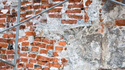 Госжилинспекция потребовала немедленно восстановить обрушившийся фасад челябинского общежития, а жильцы обратились в прокуратуру