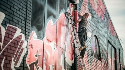 Прокуратура запретила ямальскому селу рисовать граффити (ФОТО)