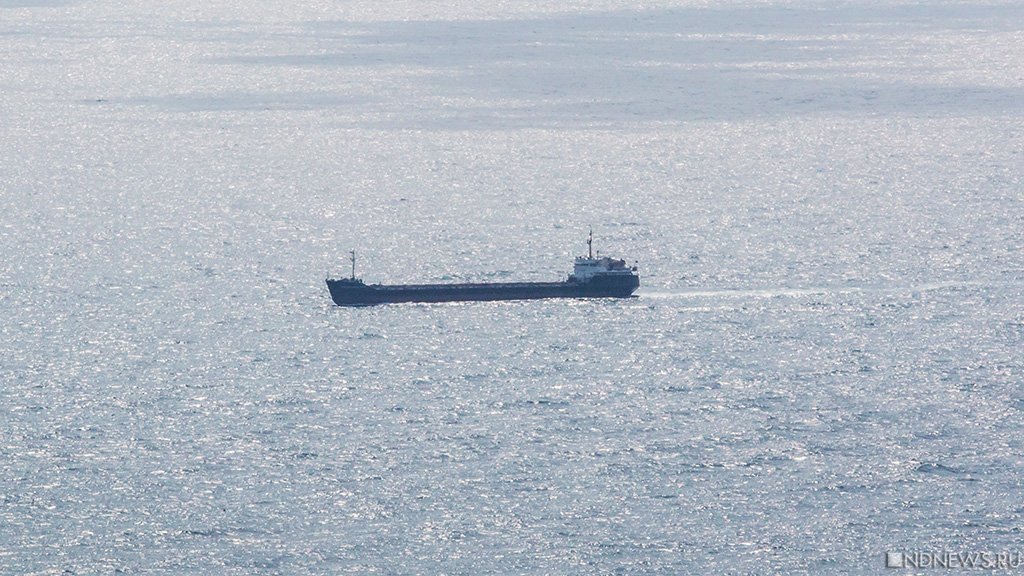 Хуситы поразили американское судно в Красном море