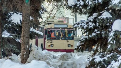 Общественный транспорт в Челябинске уходит на новогодние каникулы