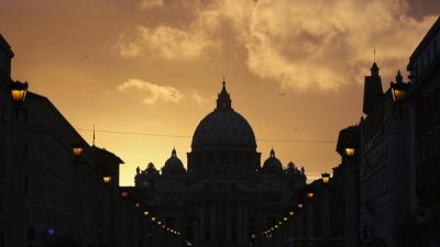 Ватикан объявил о тотальной вакцинации