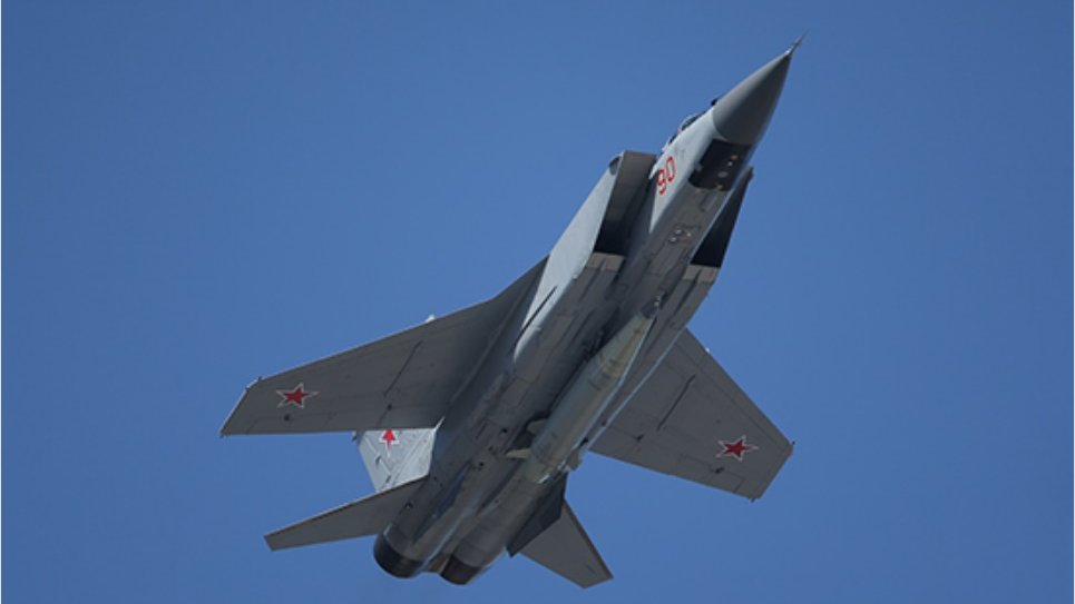 Российский МиГ-31 отогнал от границы РФ норвежский патрульный самолет