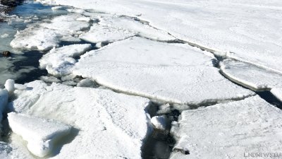 Ямальским рыбакам рассказали об опасности тонкого льда