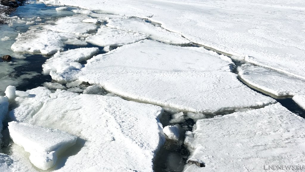 В Канске ищут тела провалившихся под лед подростков