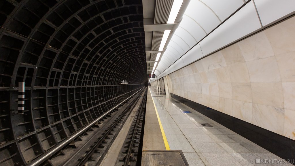 В Турции несколько вагонов метро сошли с рельсов