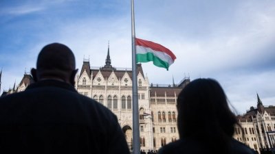 СМИ: Почти 90% венгров выступают против отправки западных войск на Украину