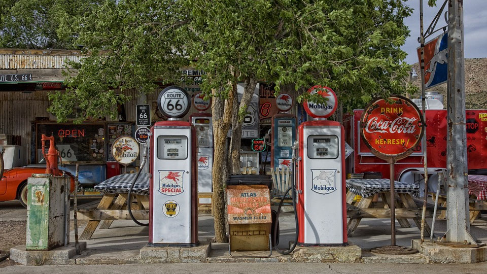 Цены на бензин в США могут достичь «апокалиптических» значений из-за ураганов