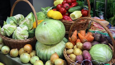 Большинство челябинцев ест недостаточно овощей и фруктов