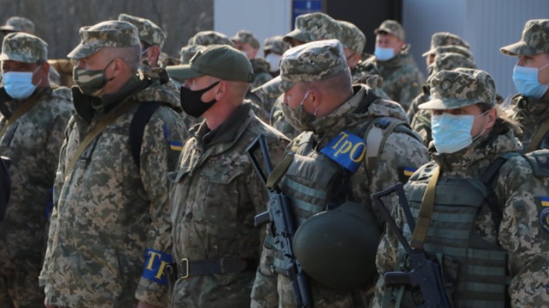 Украинский военком заявил, что в стране остались только «генетические рабы»
