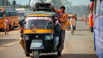 В аварии с трактором в Индии погибли пять человек