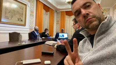 Арестович недоволен количеством поставляемого Западом вооружений на Украину