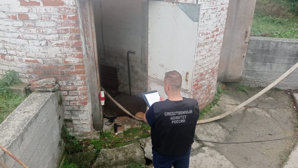 В Среднеуральске в канализации погибли люди (ФОТО)