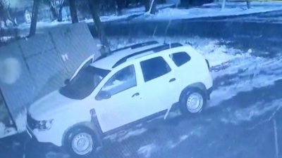 Открывший стрельбу возле курганской школы юноша случайно нашёл оружие в открытом автомобиле (ВИДЕО)