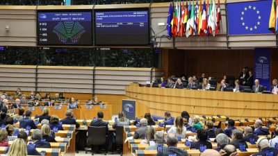 Евродепутаты отказались от призыва к миру в резолюции по Украине