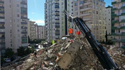 Число жертв новых землетрясений в Турции достигло шести