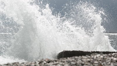 Возможны волны до 7 метров: на черноморском побережье России объявлено штормовое предупреждение