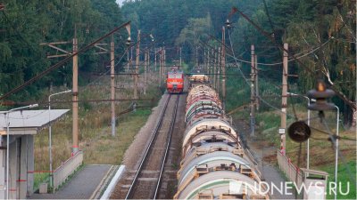 На железнодорожном вокзале в Рязанской области загорелись вагоны с серой