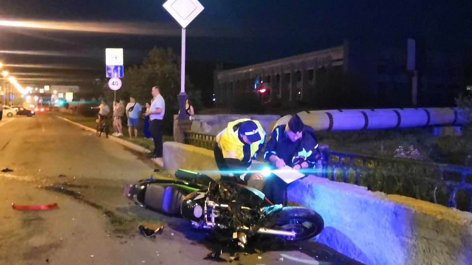 В Новоуральске 32-летний мотоциклист погиб в ДТП (ФОТО)