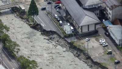 В Японии 64 человека пострадали от тайфуна «Лан»