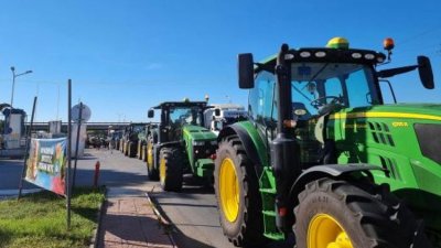 Болгарские фермеры заблокировали дороги по всей стране из-за ввоза украинского зерна