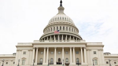 В Конгрессе США одобрили временный бюджет без помощи Украине и Израилю