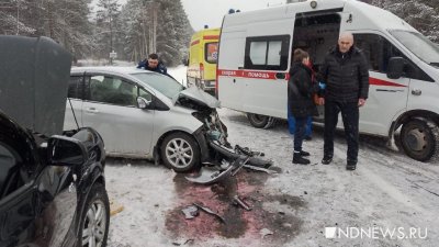 Крупное ДТП на выезде из Полевского – пострадавших везут в ближайшую больницу (ФОТО)