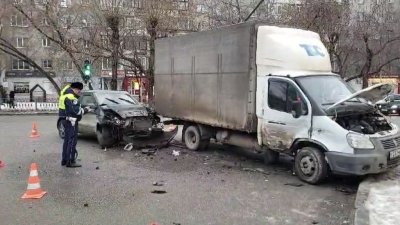 В Екатеринбурге в аварии пострадал 9-летний ребенок (ФОТО)