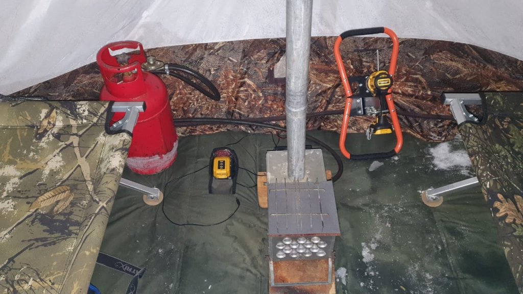 В Пуровском районе рыбаки в палатке отравились угарным газом