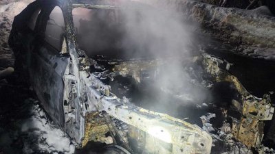 Отец с 16-летней дочерью погибли в загоревшемся BMW на трассе под Калугой