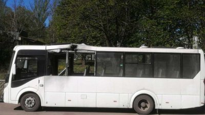 Дрон ВСУ атаковал рейсовый автобус на окраине Донецка, ранена женщина