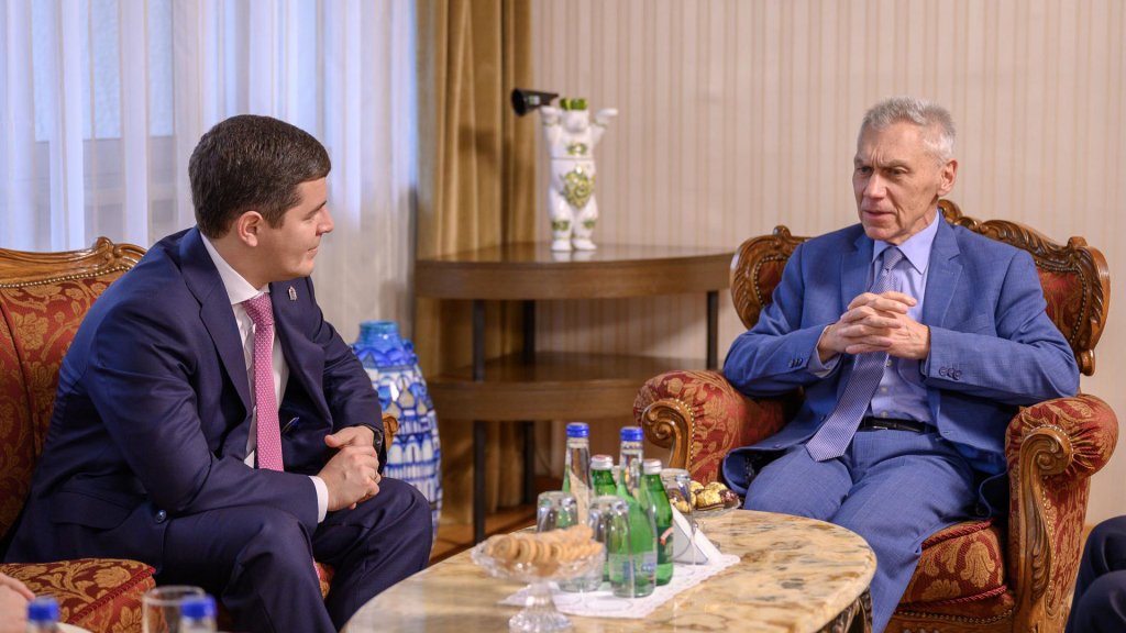 Губернатор Артюхов и мэр Ноябрьска Романов посетили Сербию