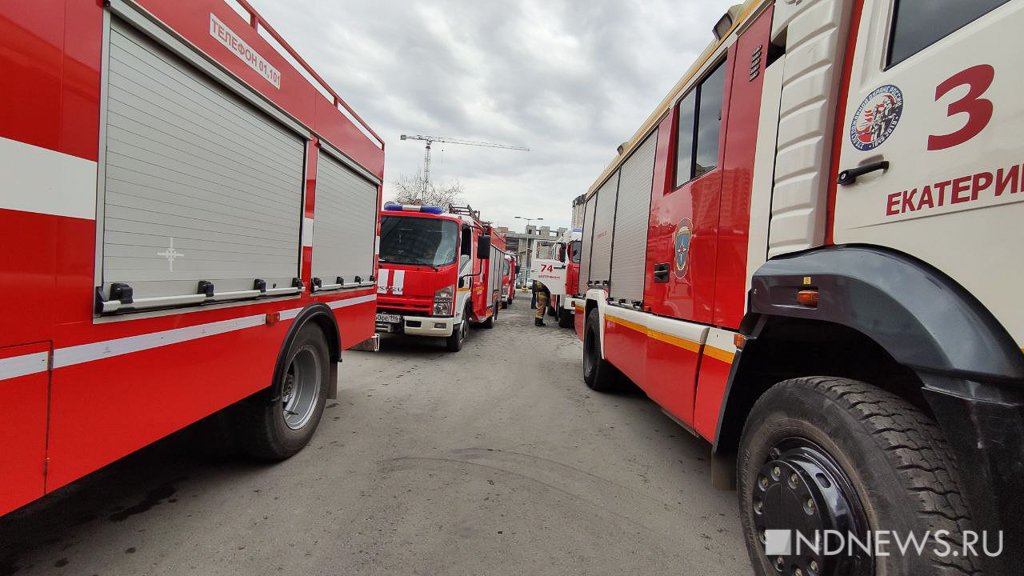 Новый День: Пожарные искали пострадавших на 48-м этаже башни Исеть (ФОТО, ВИДЕО)