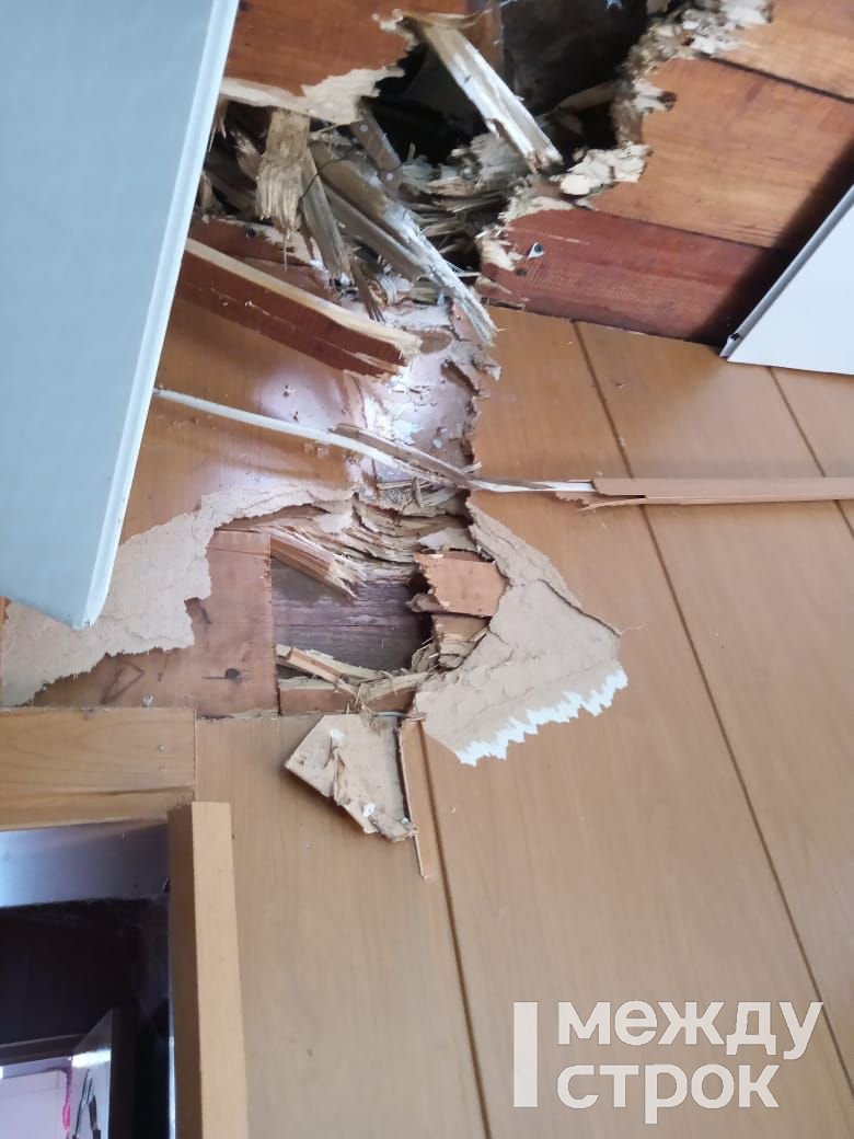 Новый День: В Нижнем Тагиле танковый снаряд попал в крышу дома