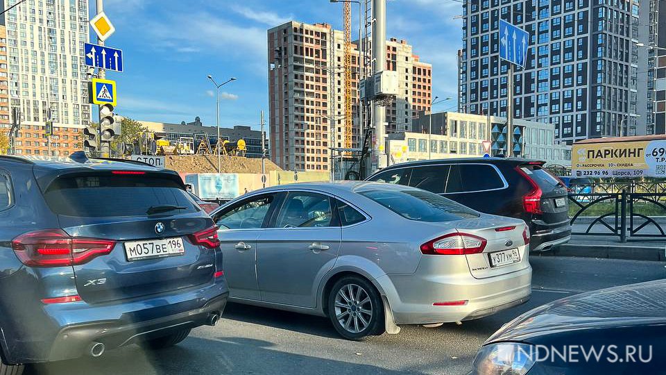 Новый День: На Московской – Амундсена не работают светофоры, скопилась огромная пробка (ФОТО)