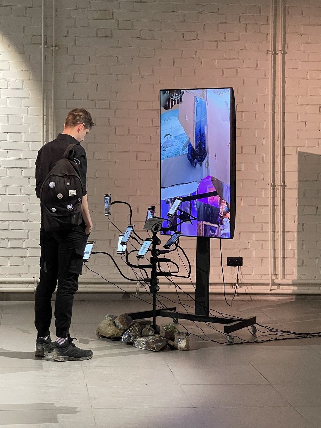 Новый День: Видеоинсталляции, фото нейросети и киберпанк: в Екатеринбурге пройдет фестиваль цифрового искусства (ФОТО)