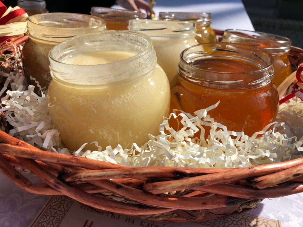Новый День: Сегодня православные освящают мед (ФОТО)