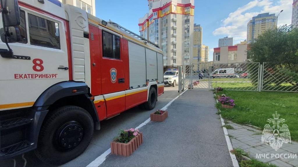 Новый День: В Екатеринбурге в 12-этажном доме взорвался газовый баллон