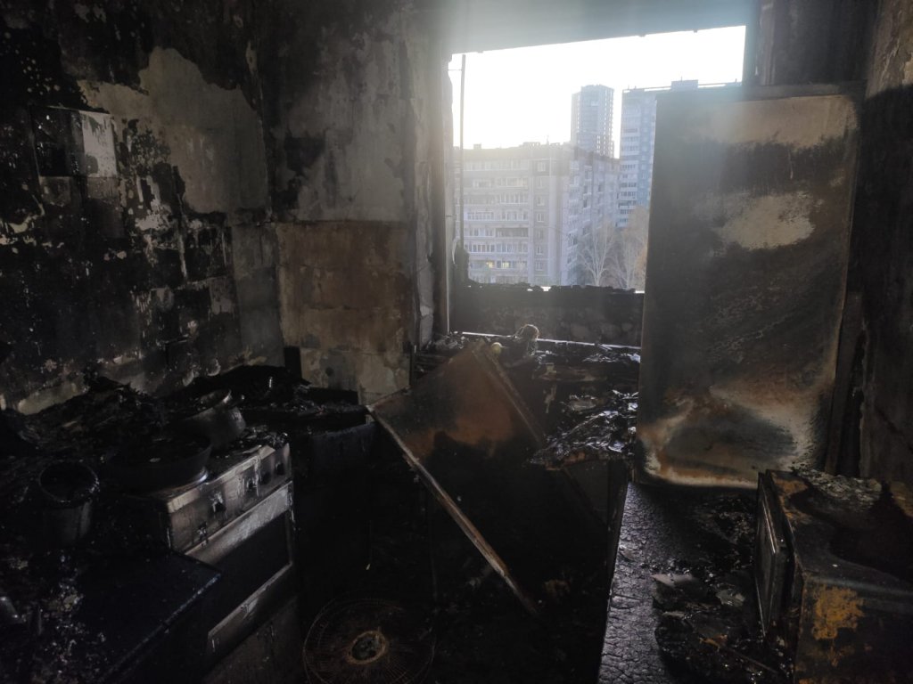 Новый День: При пожаре в многоэтажке скончался 37-летний мужчина: он сорвался с восьмого этажа