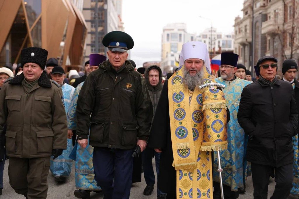 Крестный ход в Екатеринбурге собрал две тысячи горожан (ФОТО)