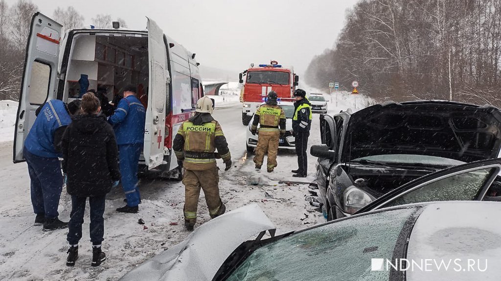 Новый День: Крупное ДТП на выезде из Полевского – пострадавших везут в ближайшую больницу (ФОТО)