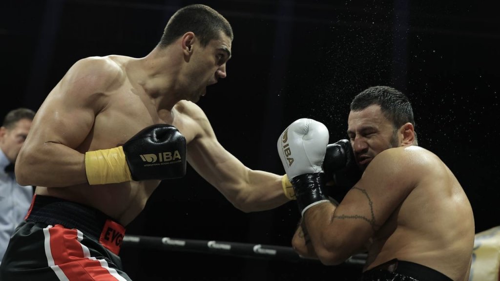 Новый День: Екатеринбургский боксер стал чемпионом мира WBA