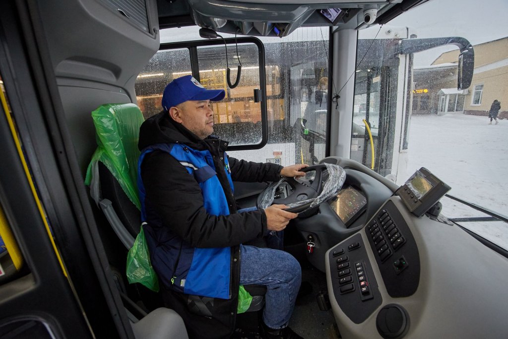Новый День: В Верхнюю Пышму приехали первые новые автобусы большого класса (ФОТО)