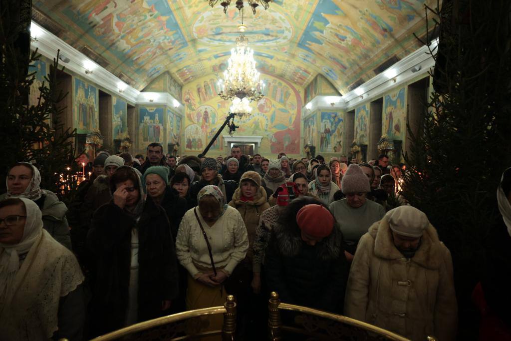 Новый День: Более тысячи уральцев отметили Рождество в Свято-Троицком кафедральном соборе (ФОТО, ВИДЕО)