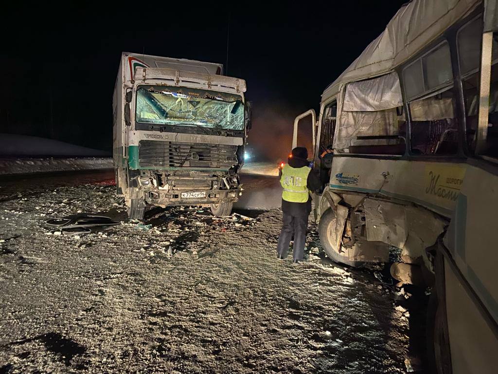 Новый День: Один погиб, семеро пострадали: смертельное ДТП с участием пассажирского автобуса (ФОТО)