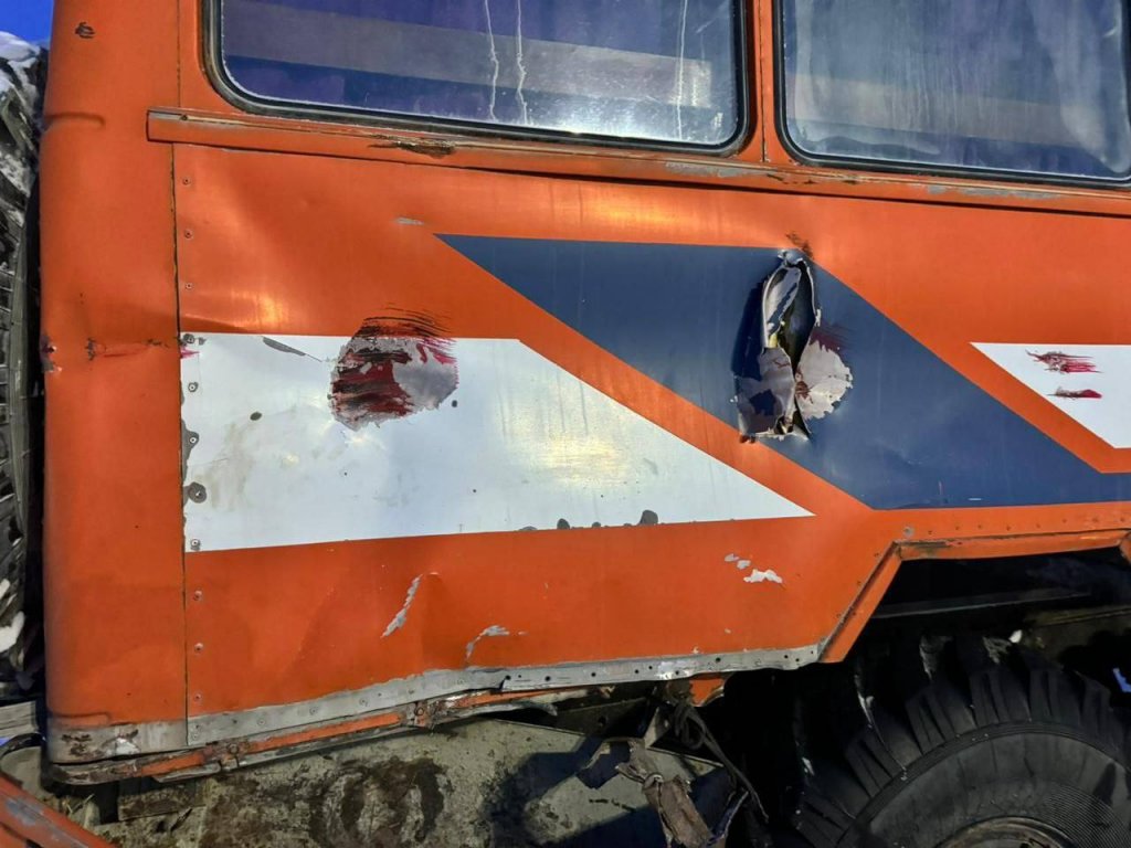 Новый День: На дороге Лабытнанги-Бованенково машина столкнулась с поездом